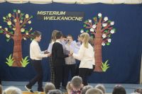 IMG_2910uczniowie biorą udział w Misterium wielkanocnym
