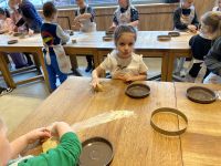 IMG_0550dzieci w piekarni