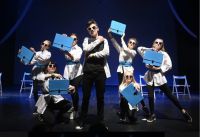 f5fb0081-fbdd-42d7-a22b-cdf7d2d7a540uczniowie podczas musicalu