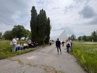 a65bca4e-10e0-431c-acf4-d0d6d66dcc53uczniowie na wycieczce