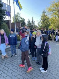 abcab373-456b-4754-8a79-2b3e3da7fcfedzieci na marszu i na ściance
