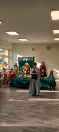 b131ada0-1d2d-4946-bbb8-73c6759ae405uczniowie jako bogowie