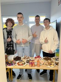 2c1cb199-6271-4c04-97bc-7e55f6486d6edzieci w czasie zabawy