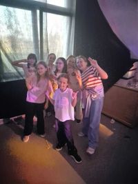 6e989cb3-81f1-48ad-bcb5-d503b7fa8299dzieci w czasie zabawy