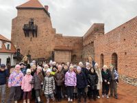 IMG_3841dzieci w zamku