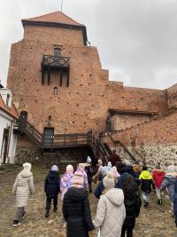 IMG_3761dzieci w zamku