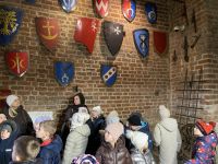 IMG_3775dzieci w zamku