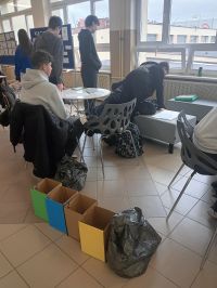 1000014954uczniowie podczas warsztatów