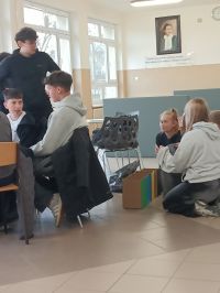 1000014953uczniowie podczas warsztatów