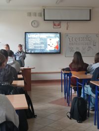 1000014940uczniowie podczas warsztatów