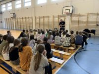 f7c637b8-94eb-494a-883a-8b770ac91253spotkanie z policjantem