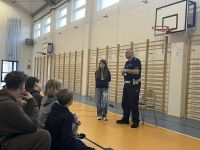 68b6eda8-09c4-4c23-81e2-dd9e80030ffdspotkanie z policjantem