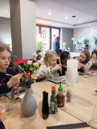 1000015372uczniowie podczas warsztatów