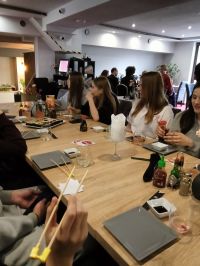 1000015373uczniowie podczas warsztatów