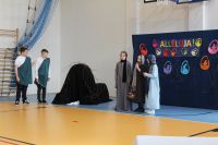 IMG_8077uczniowie podcas misterium