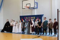 IMG_8083uczniowie podcas misterium