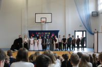 IMG_8087uczniowie podcas misterium