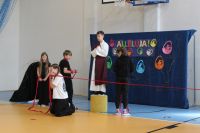 IMG_8043uczniowie podcas misterium