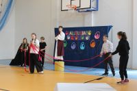 IMG_8048uczniowie podcas misterium