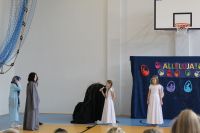 IMG_8060uczniowie podcas misterium