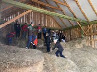 IMG_7295uczniowie w leszczynowym zaciszu