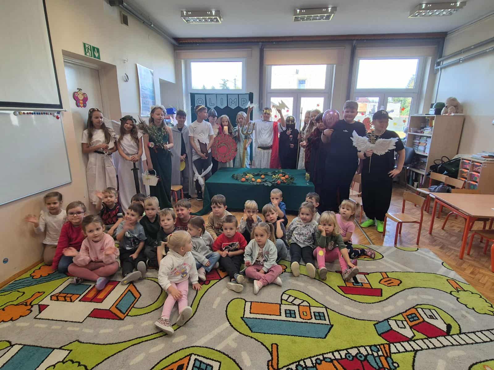 Bogowie zawitali do szkoły